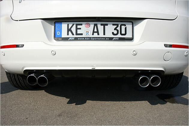 Je zwei Doppelendrohre sorgen für einen sportlichen Sound