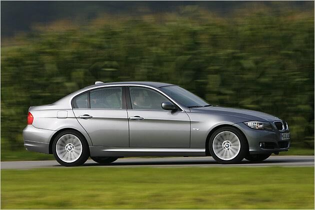 Bei 250 km/h wird der Vortrieb des 330d elektronisch begrenzt