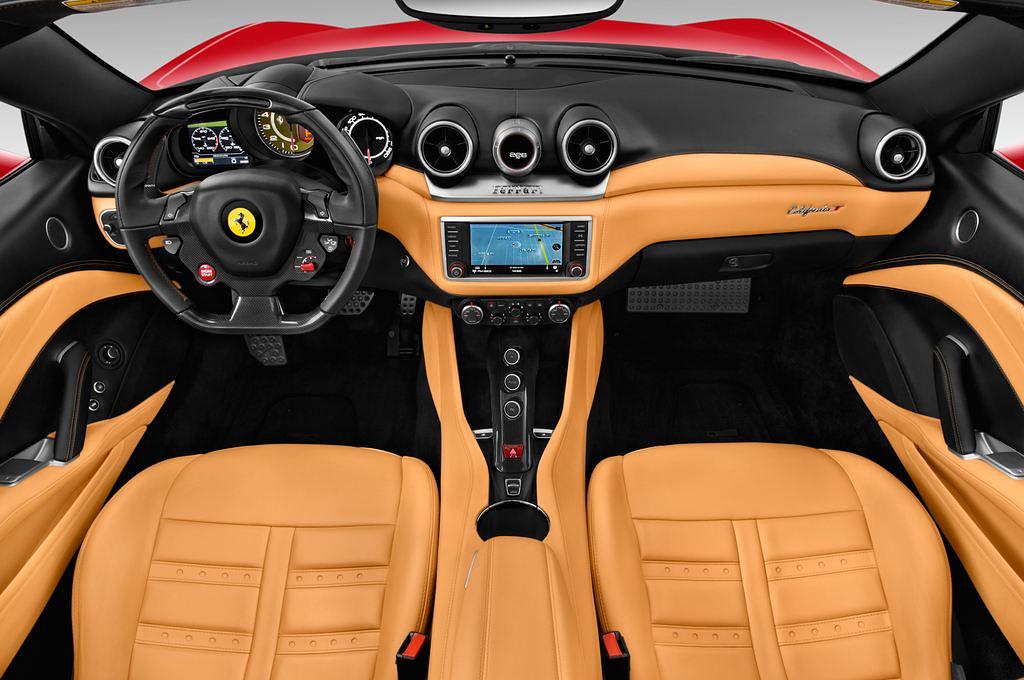 Ferrari California T (Baujahr 2014) T 2 Türen Cockpit und Innenraum