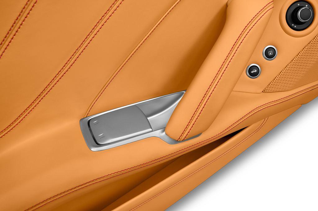Ferrari California T (Baujahr 2017) - 2 Türen Bedienungselemente Tür