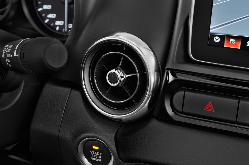 FIAT 124 Spider (Baujahr 2016) Lusso 2 Türen Lüftung