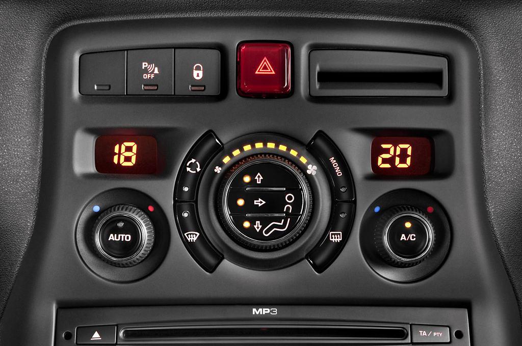 Citroen C3 Picasso (Baujahr 2011) Exclusive 5 Türen Temperatur und Klimaanlage