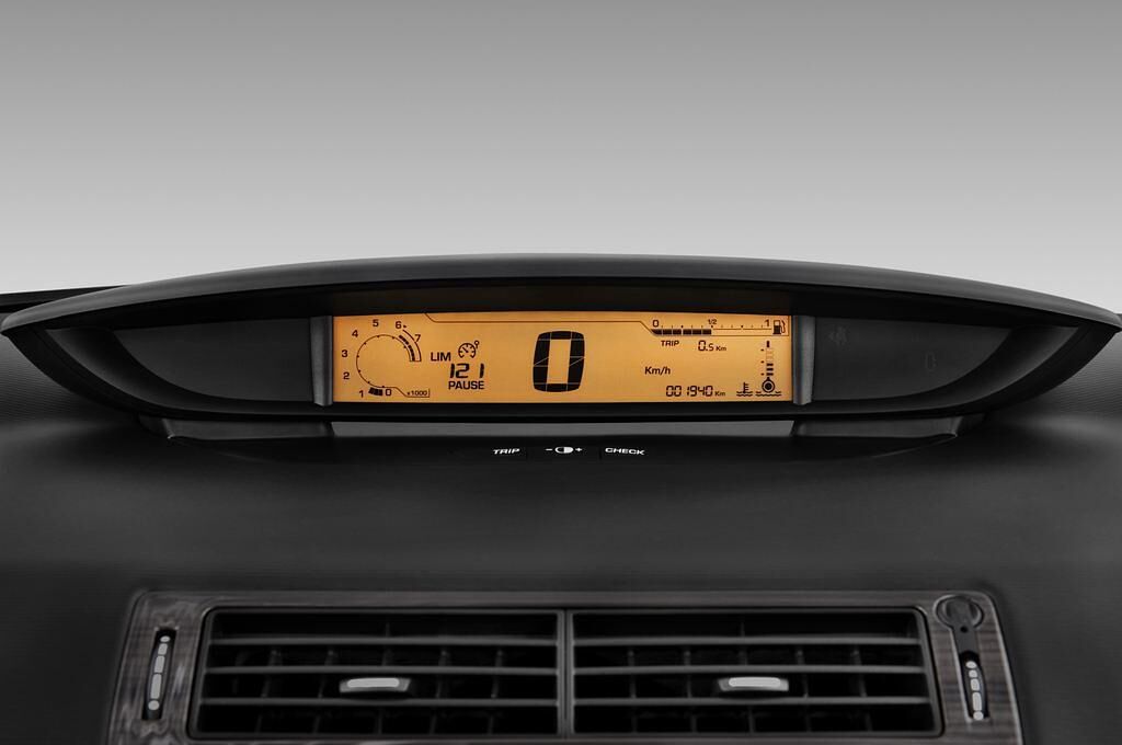 Citroen C4 (Baujahr 2009) Exclusive 5 Türen Tacho und Fahrerinstrumente