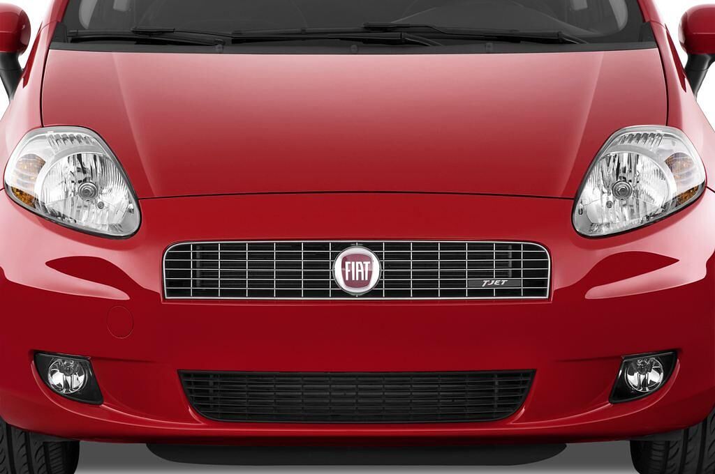 FIAT Punto (Baujahr 2009) - 3 Türen Kühlergrill und Scheinwerfer
