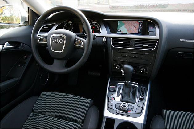 Alles an seinem Platz: Das Cockpit des Audi A5