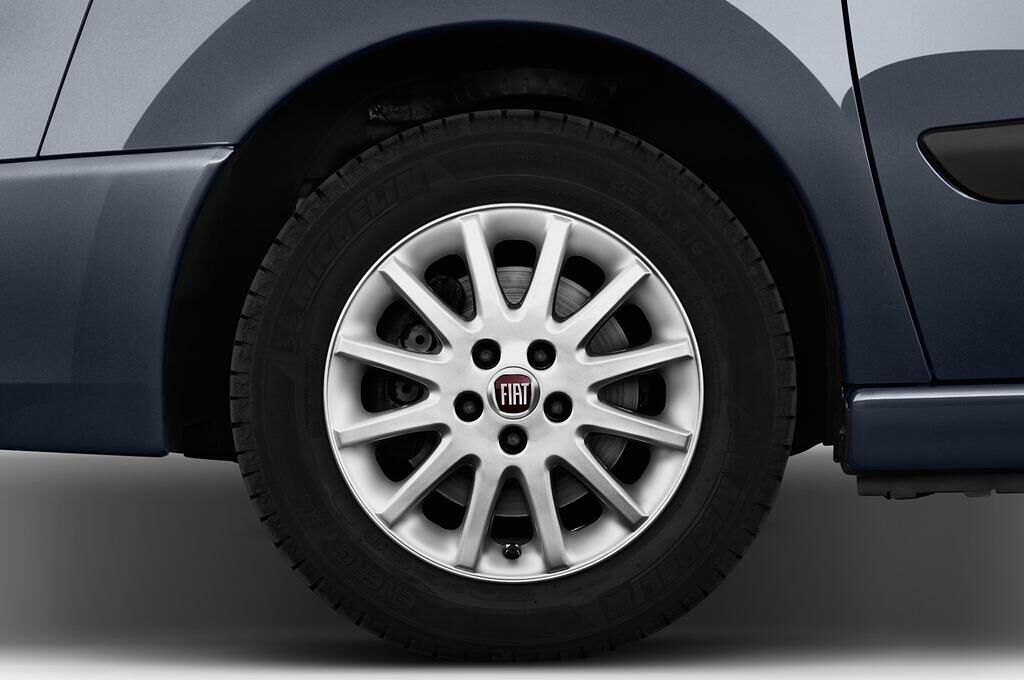 FIAT Scudo (Baujahr 2015) 2.0 Multijet 130 Dpf L1H1 Ex 5 Türen Reifen und Felge