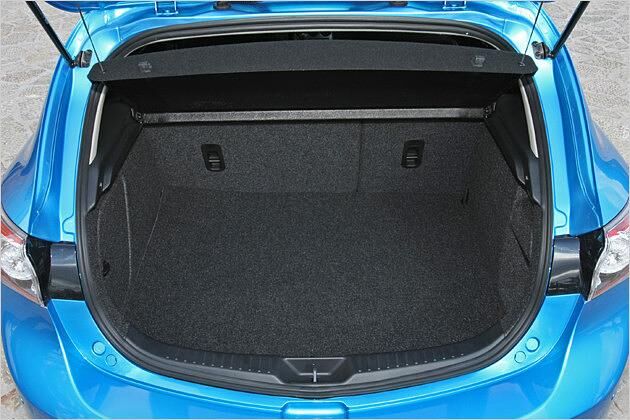 Der Kofferraum des Golf-Konkurrenten fasst 340 Liter Gepäck