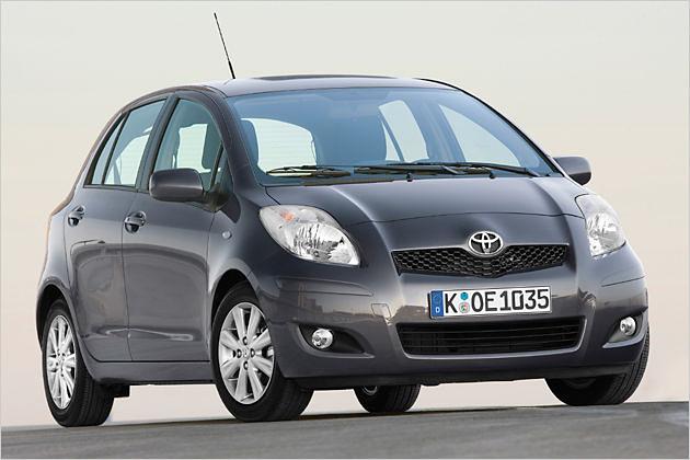 Der Kühlergrill des Yaris weist eine neue Wabenstruktur auf