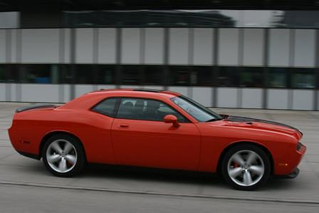 Dodge Challenger SRT-8