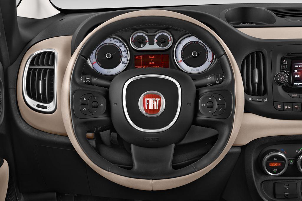 FIAT 500L (Baujahr 2015) Lounge 5 Türen Lenkrad