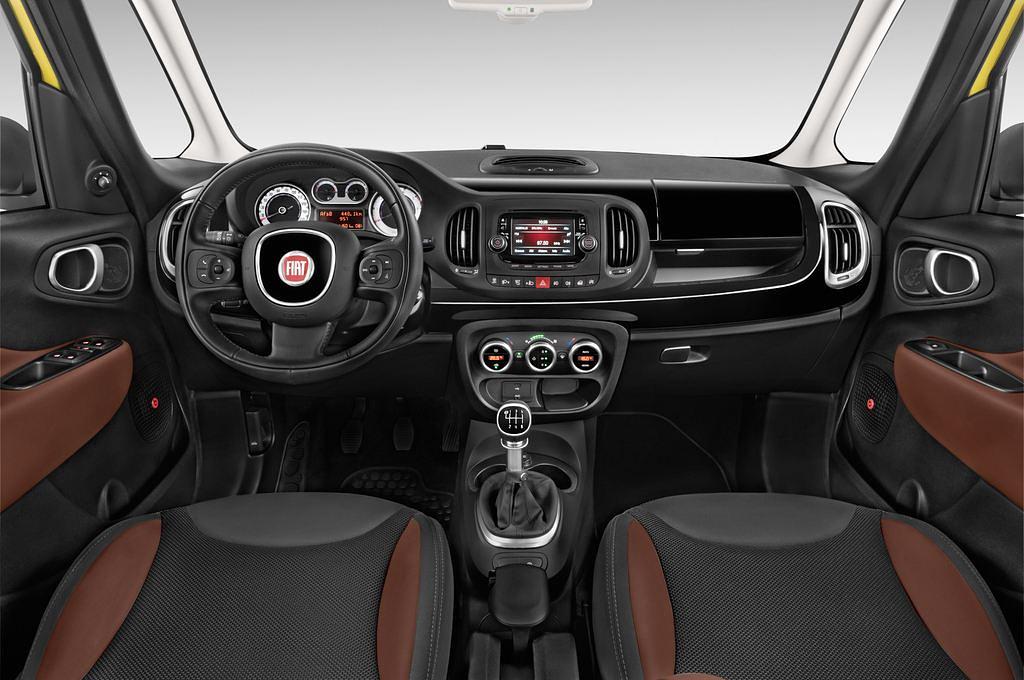 FIAT 500L (Baujahr 2015) Trekking 5 Türen Cockpit und Innenraum