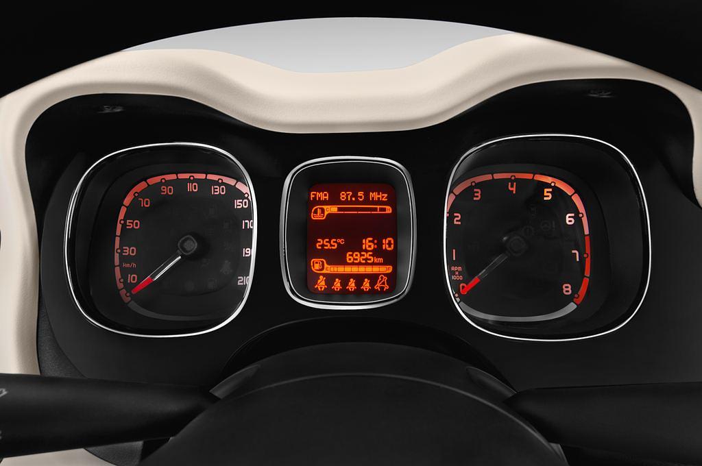 FIAT Panda (Baujahr 2012) Lounge 5 Türen Tacho und Fahrerinstrumente