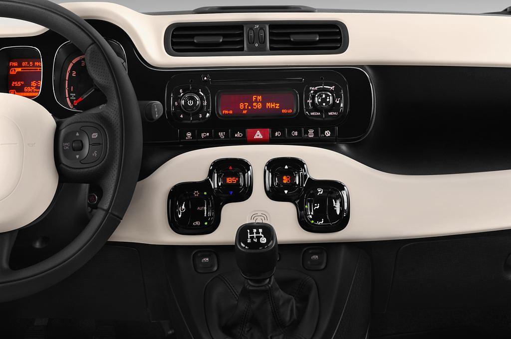 FIAT Panda (Baujahr 2012) Lounge 5 Türen Mittelkonsole