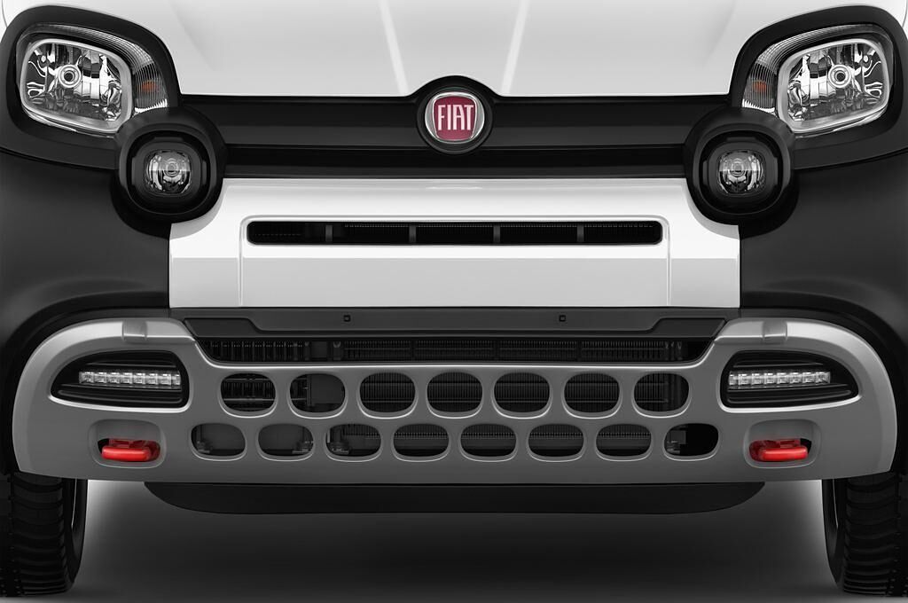 FIAT Panda (Baujahr 2017) Cross 5 Türen Kühlergrill und Scheinwerfer