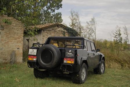 Lamborghini LM 002