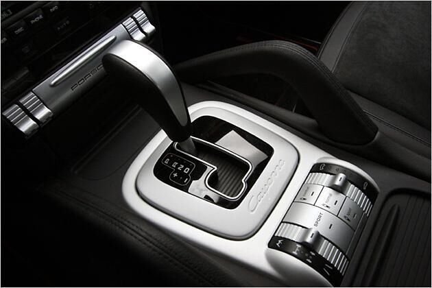 Kostet 2.642 Euro: Die Tiptronic S genannte Sechsgang-Automatik