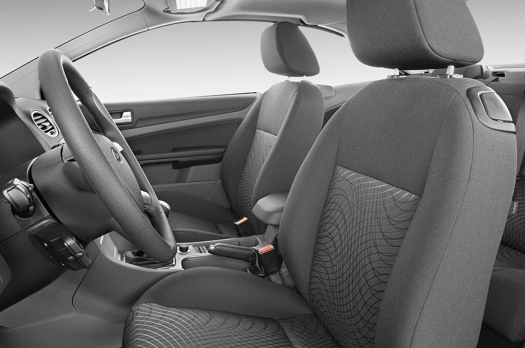Ford Focus (Baujahr 2009) Trend 2 Türen Vordersitze
