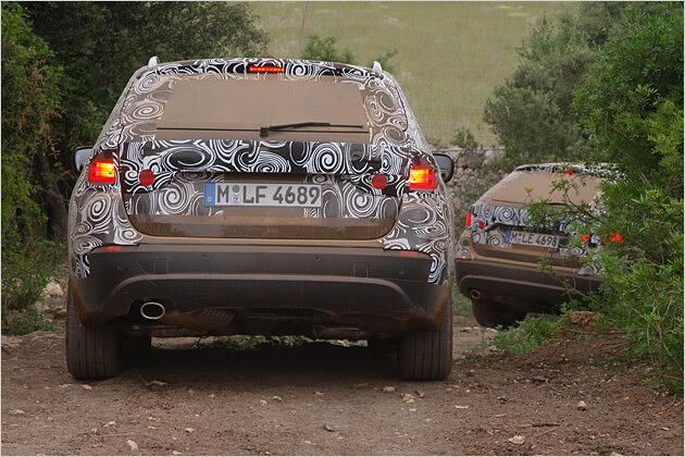 Im Gegensatz zum 3er Touring besteht die Heckklappe des X1 aus einem Stück
