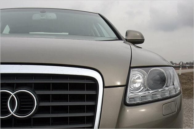 Das LED-Tagfahrlicht gibt es in Verbindung mit Xenon-Scheinwerfern