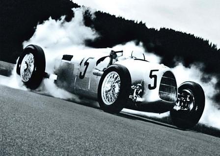 Auto Union Typ C mit Bernd Rosemeyer und qualmenden Reifen