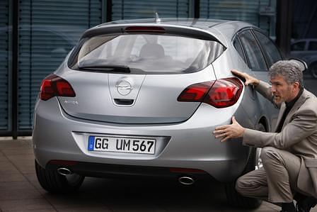 Mark Adams am Opel Astra