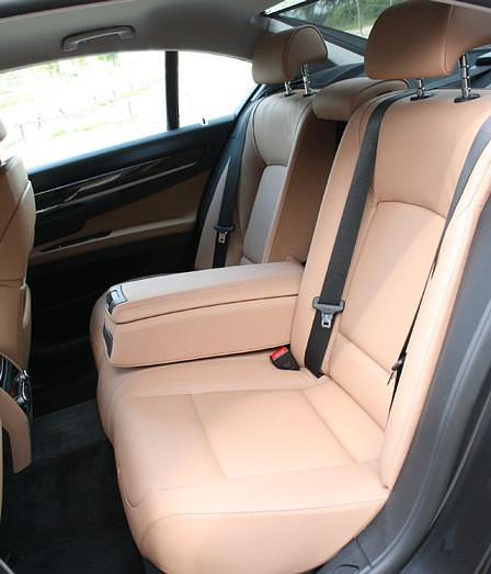 BMW 740i