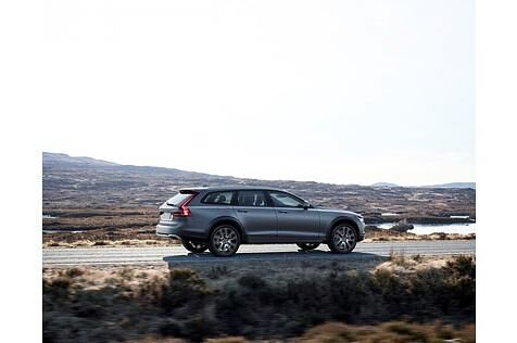 Der Volvo V90 Cross Country ist 4,94 Meter lang