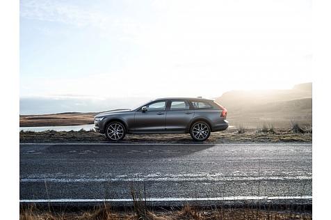 Nach 7,5 Sekunden erreicht der Crossover die 100 km/h Marke