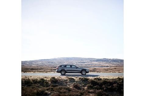Beim Volvo V90 Cross Country gibt es optional eine Luftfederung an der Hinterachse