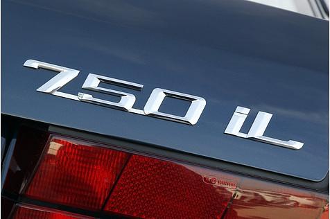 BMW 750 iL E 32