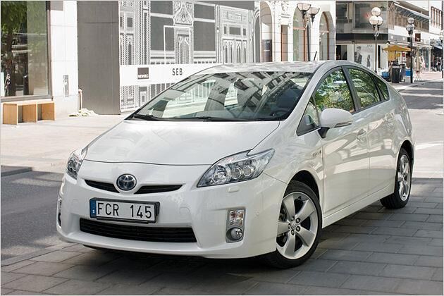 Den Prius gibt es zu Preisen ab knapp 25.000 Euro - dafür bekommt man auch ein kompaktes Dieselmodell