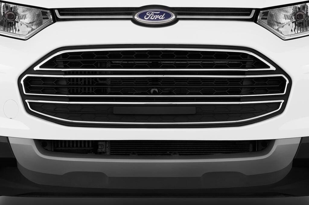 Ford Ecosport (Baujahr 2015) Titanium 5 Türen Kühlergrill und Scheinwerfer