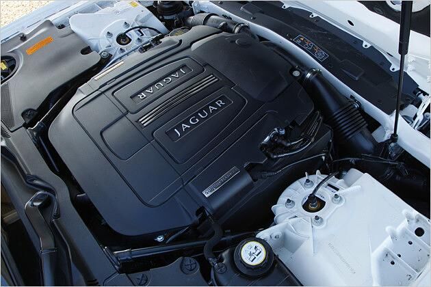 Der neue V8-Benzindirekteinspritzer ist nicht nur stark, sondern bei entsprechender Fahrweise auch sparsam