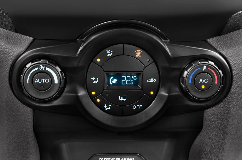 Ford Ecosport (Baujahr 2015) Titanium 5 Türen Temperatur und Klimaanlage