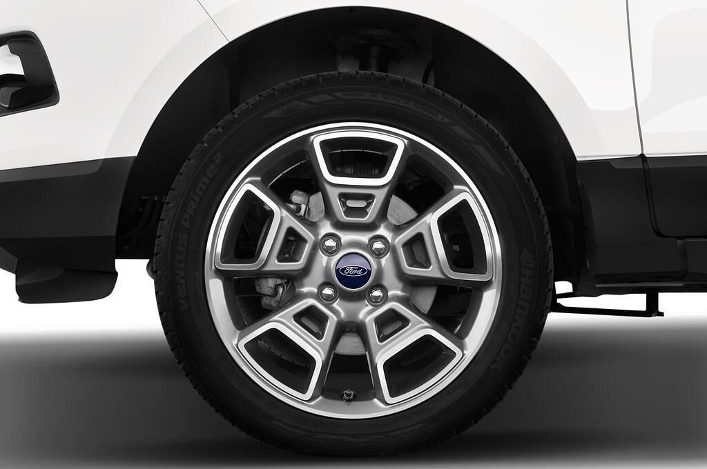 Ford Ecosport (Baujahr 2015) Titanium 5 Türen Reifen und Felge