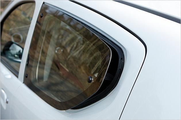 Nix mit Kurbel: Die hinteren Fenster kann man nur ein Stück nach außen klappen