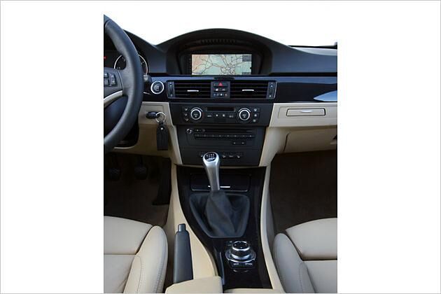 Praktisch: iDrive-Controller in der Mittelkonsole