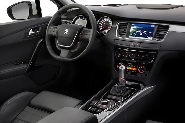 Der Innenraum im 508 wird hochwertiger, Foto: Peugeot