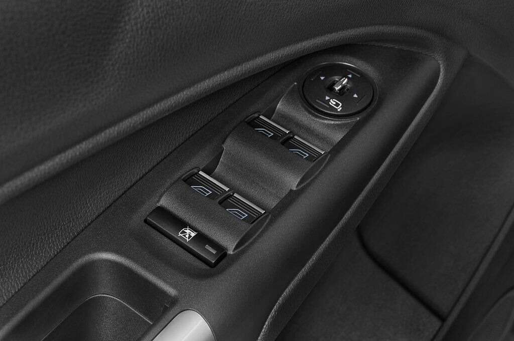 Ford Grand Tourneo Connect (Baujahr 2015) Titanium 5 Türen Bedienungselemente Tür
