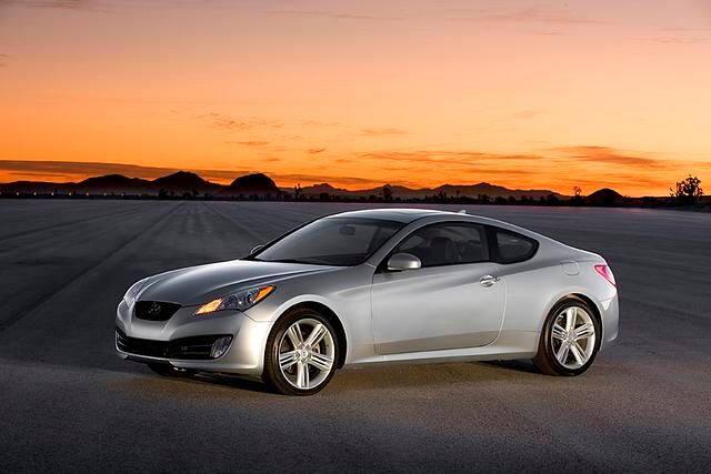 Hyundai Genesis Coupé - Schub von hinten