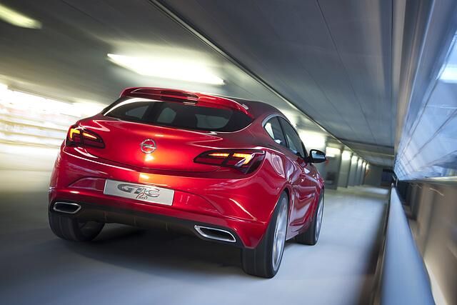 Das Heck ist vielleicht die gelungenste Ansicht des Opel GTC Paris