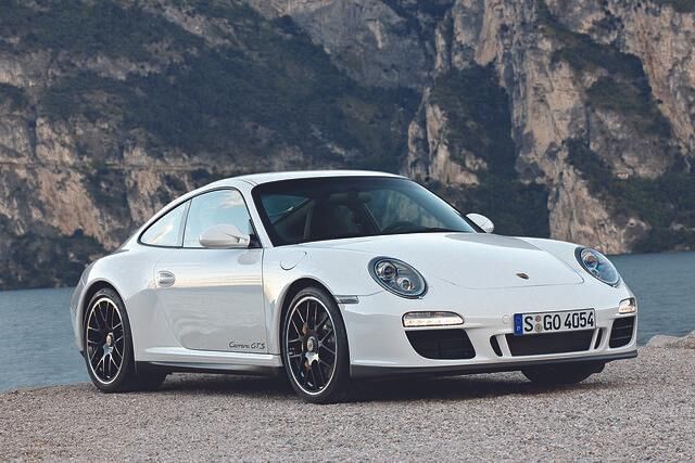 Das Coupe kostet 104.935 Euro