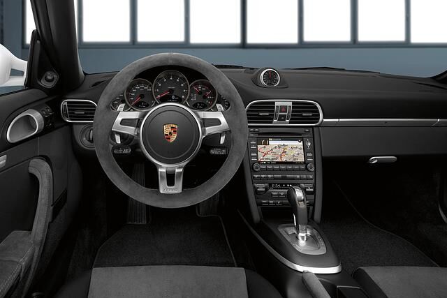 Der 911 Carrera GTS  ist mit einem Einstandspreis von 104.935 Euro nicht besonders günstig