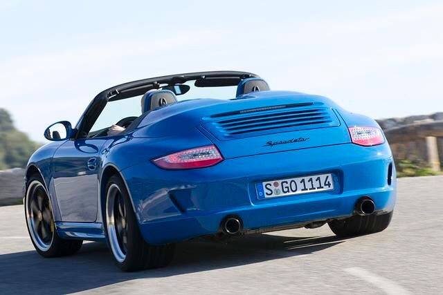 Der Speedster ist nun in zwei Farben lieferbar: Blau und Weiß