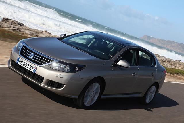 Der Renault Latitude führt die Tradition der großen französischen Limousine konservativ weiter