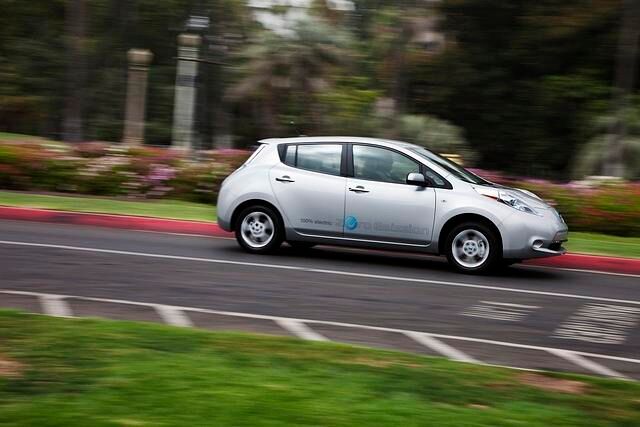 Der Nissan Leaf ist ein reines Elektroauto