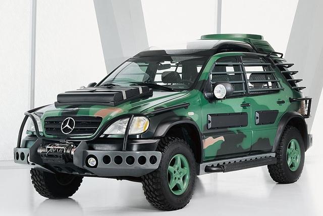 Mercedes hat durchaus Erfahrungen mit Product Placement: In Jurassic Park für die erste Generation der M-Klasse herum