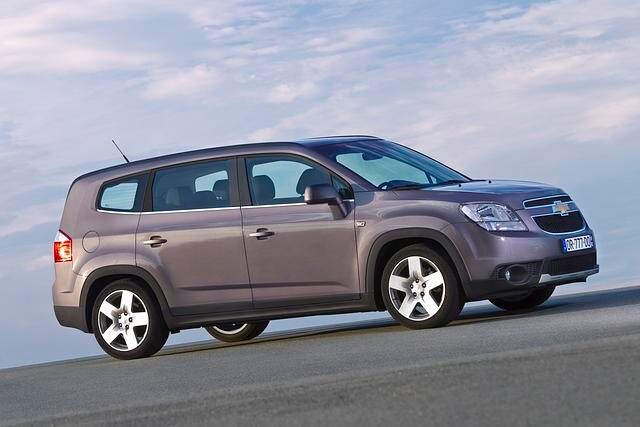 Optisch orientiert sich der Orlando eher an SUVs als an normalen Vans