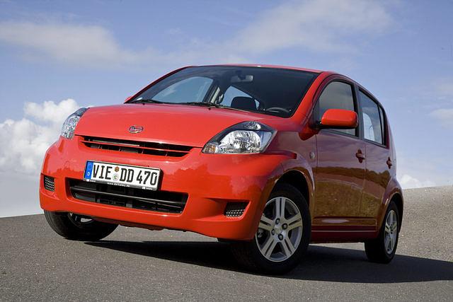 Der Allrad-Sirion von Daihatsu ist von der frontgetriebenen Variante nicht zu unterscheiden