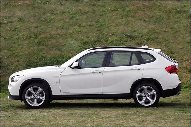 Mit 4,45 Meter Länge ist das Auto rund zwölf Zentimeter kürzer als der X3 - kleiner wird nur noch der Mini Crossman